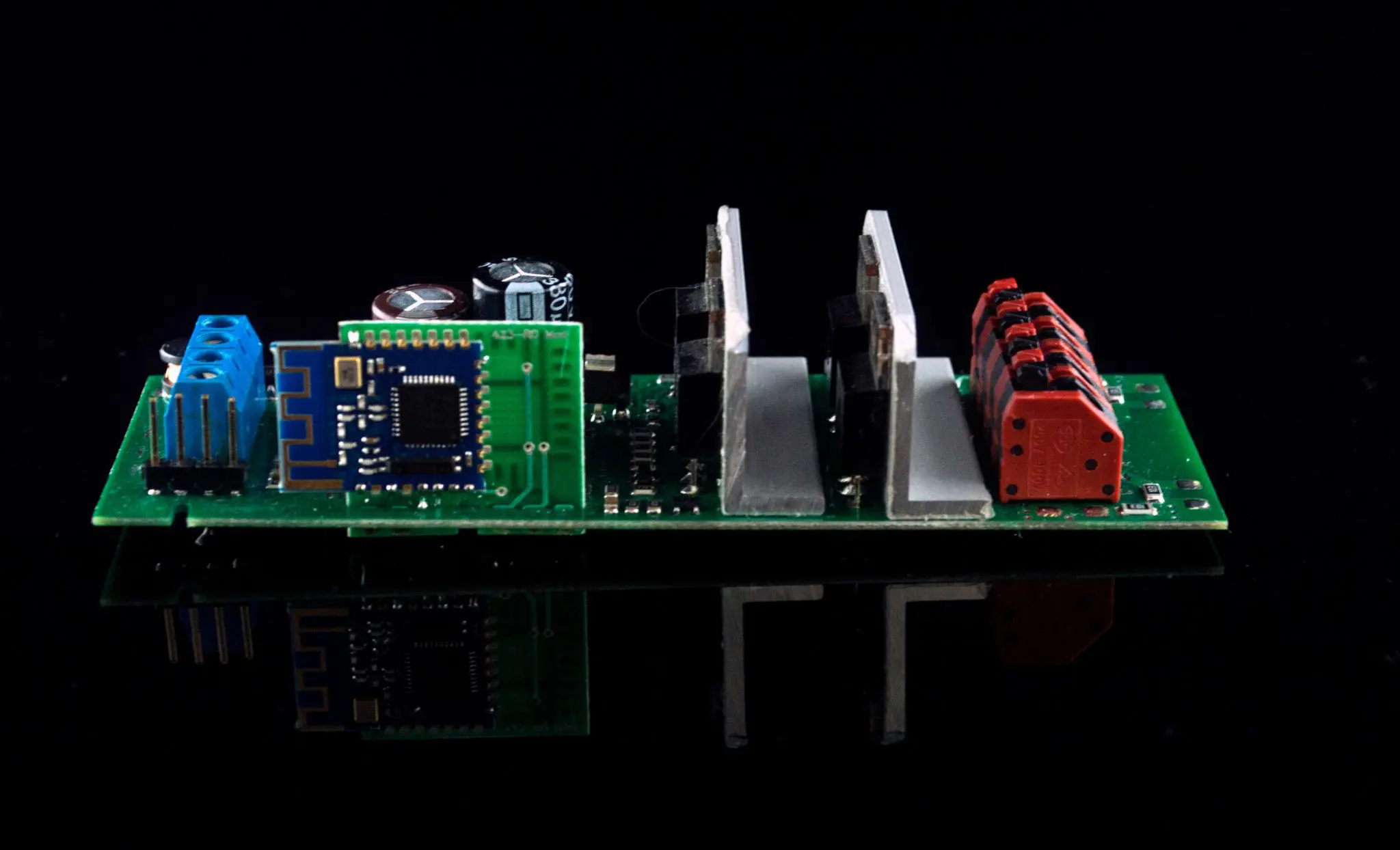 WiFi / Bluetooth RGBW контроллер с управлением по току